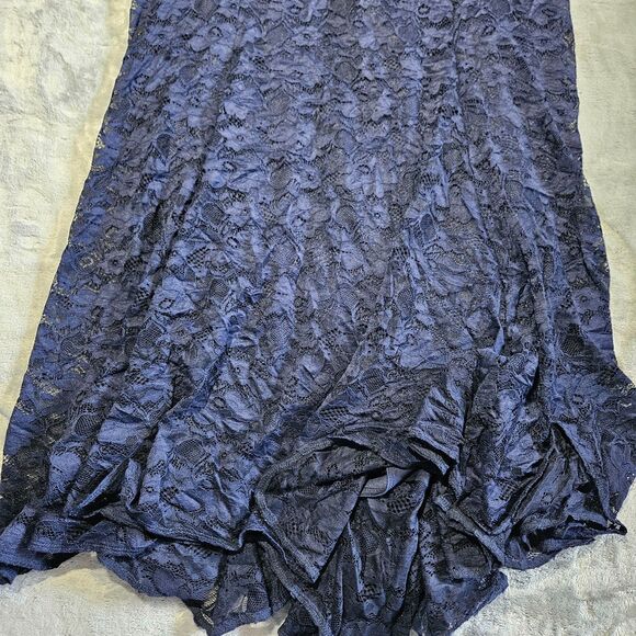 Torrid Special Occasion Navy Lace Short Sleeve Fit & Flare Formal Gown - Picture 4 of 5